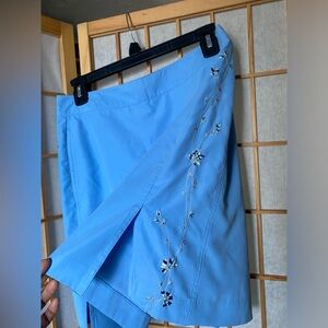 Izod Blue Floral Embroidered Skort
